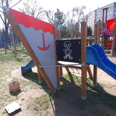 Úspešne opravená pirátska loď